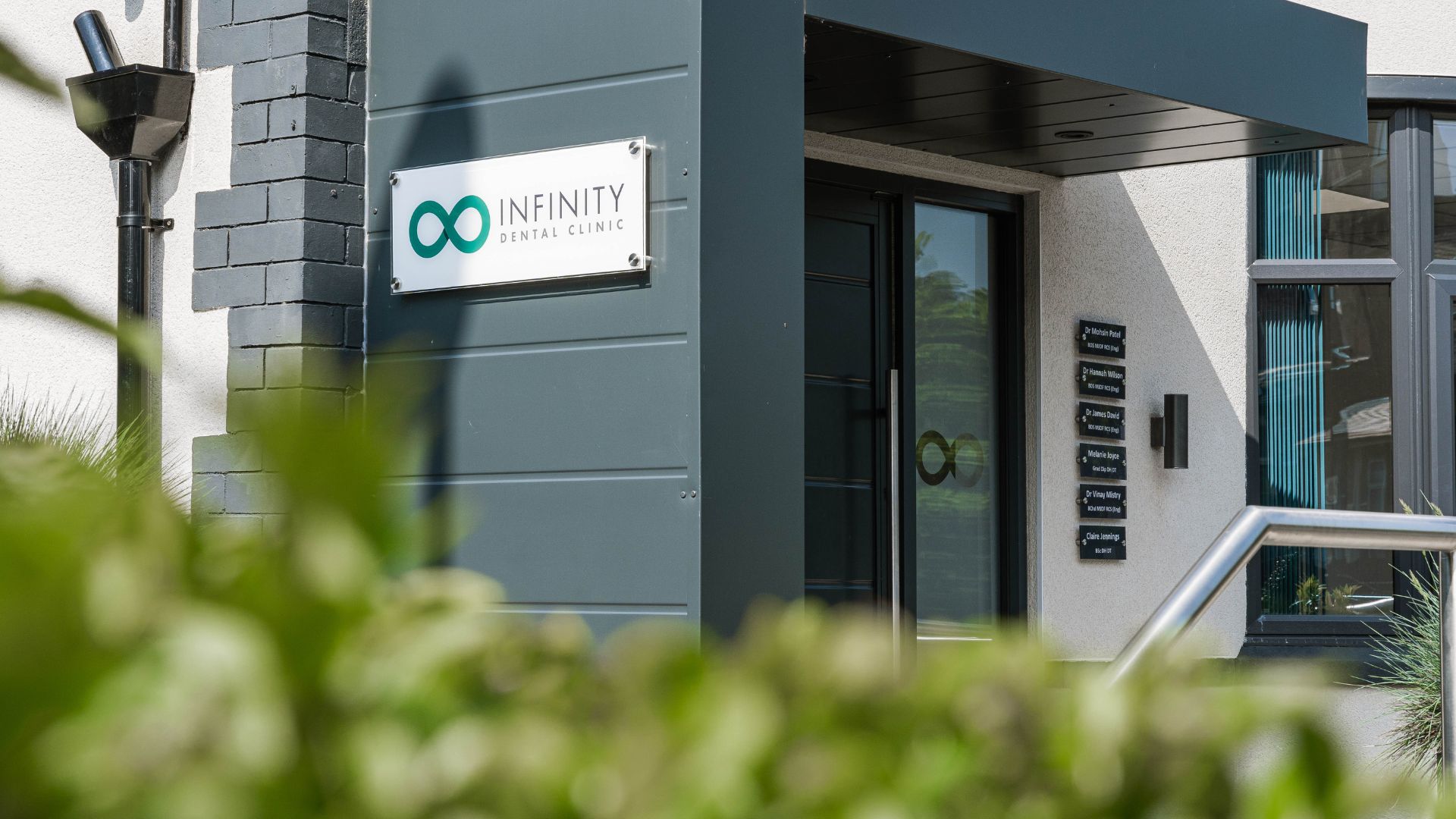 The entrance to the Infinity dental and skin clinic